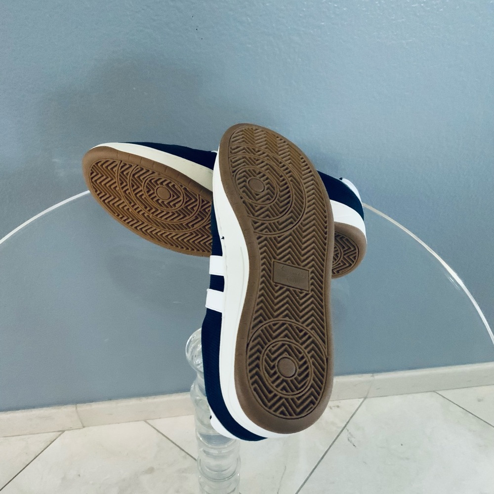 Navy blue Sneakers. - Picture 10 of 12